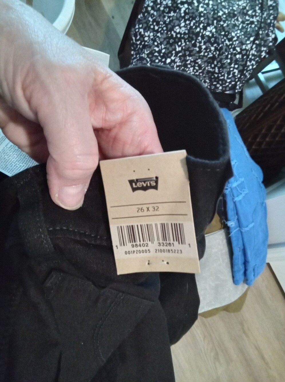 NWT Levi's Black Label 318 Shaping Wide Leg Jeans Sz 26x32 Soft Black Stretch - Picture 7 of 14